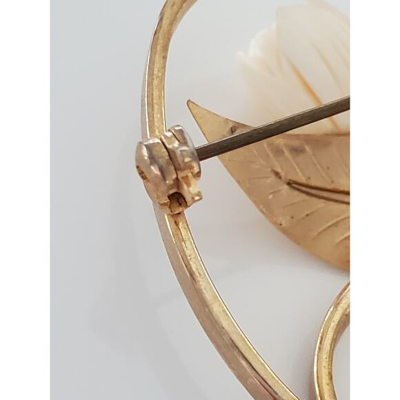 Vintage Gold Tone Faux Ivory Tulip Flowers Oval Brooch Pin - Picture 4 of 5